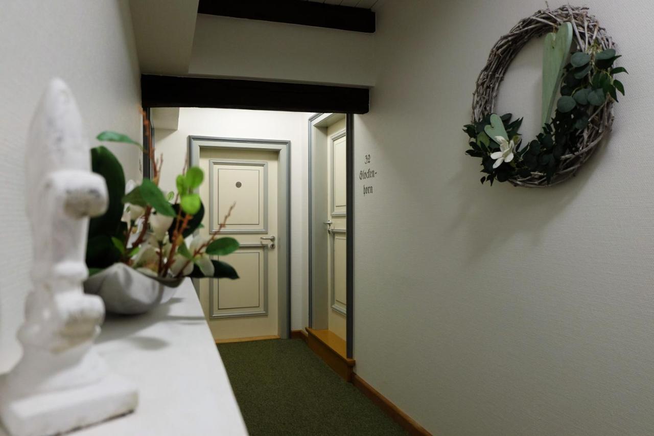 Altes Rathaus Hotel-Restaurant-Cafe Wolfhagen エクステリア 写真