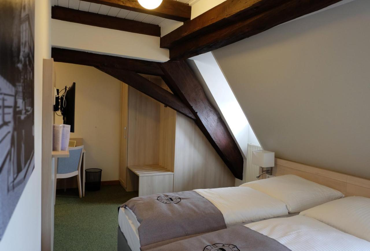 Altes Rathaus Hotel-Restaurant-Cafe Wolfhagen エクステリア 写真