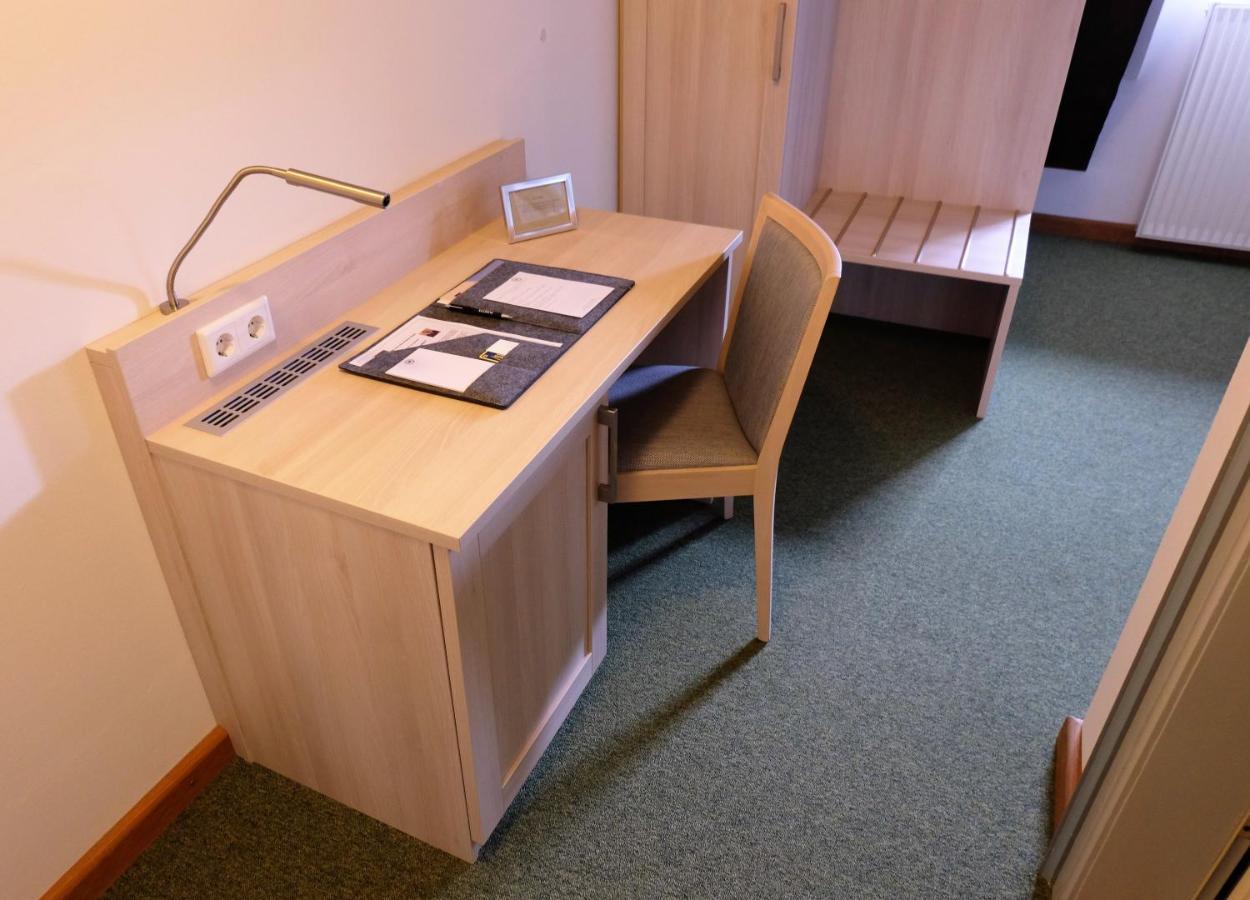 Altes Rathaus Hotel-Restaurant-Cafe Wolfhagen エクステリア 写真